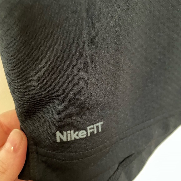 Nike Iowa Hawkeyes 🎉HP🎉 short sleeve polo shirt top size Medium- black - Picture 9 of 9